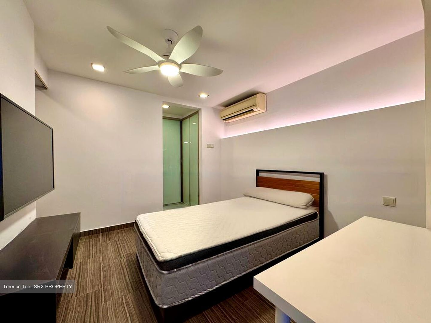 Emprado Suites (D15), Apartment #470396911